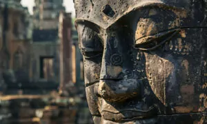 Статуя на Буда в един от храмовете в Сием Риеп